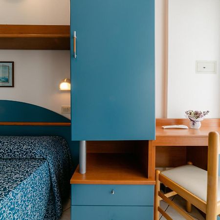 Hotel Golf Cattolica Bagian luar foto