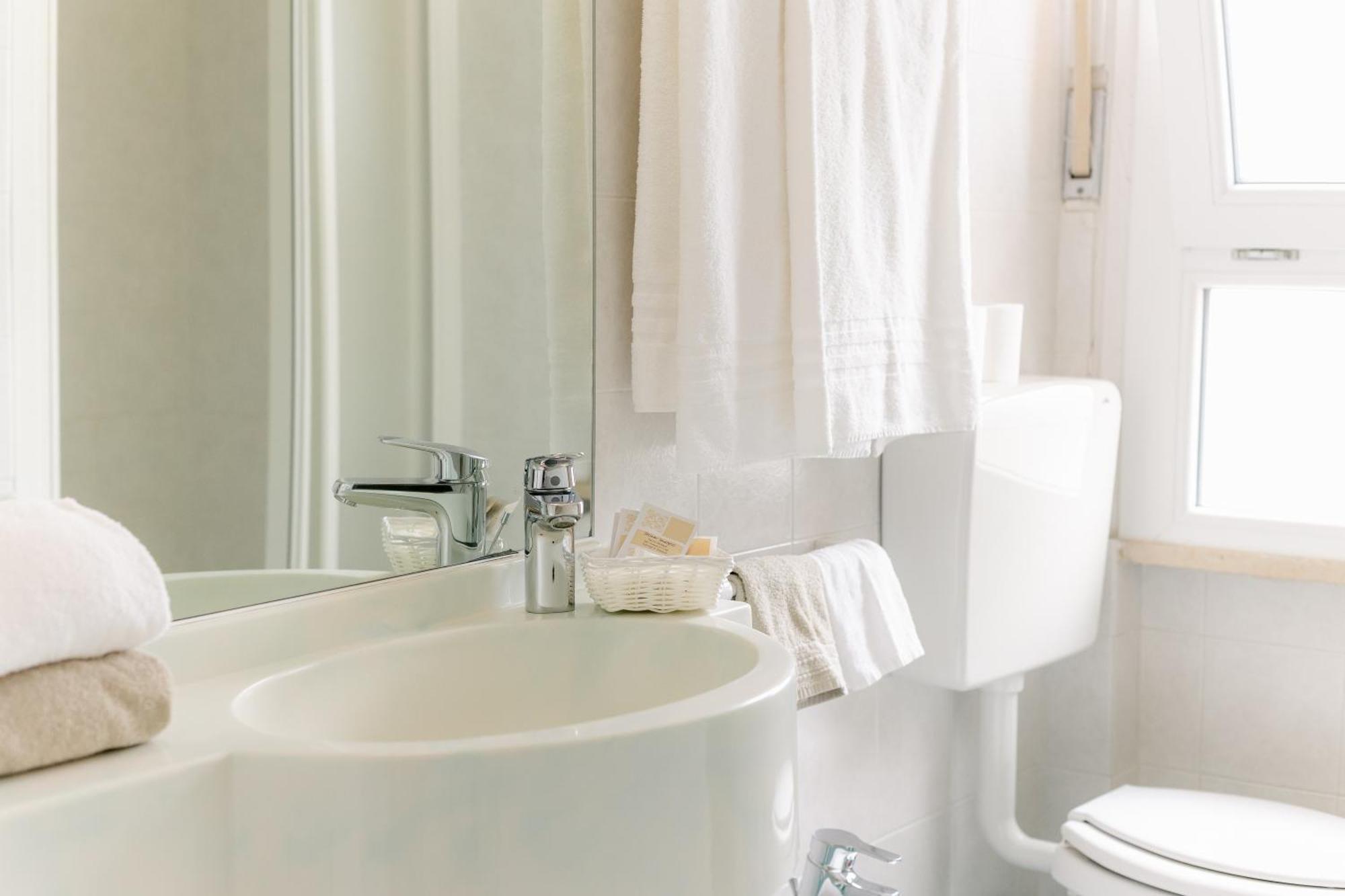 Hotel Golf Cattolica Bagian luar foto