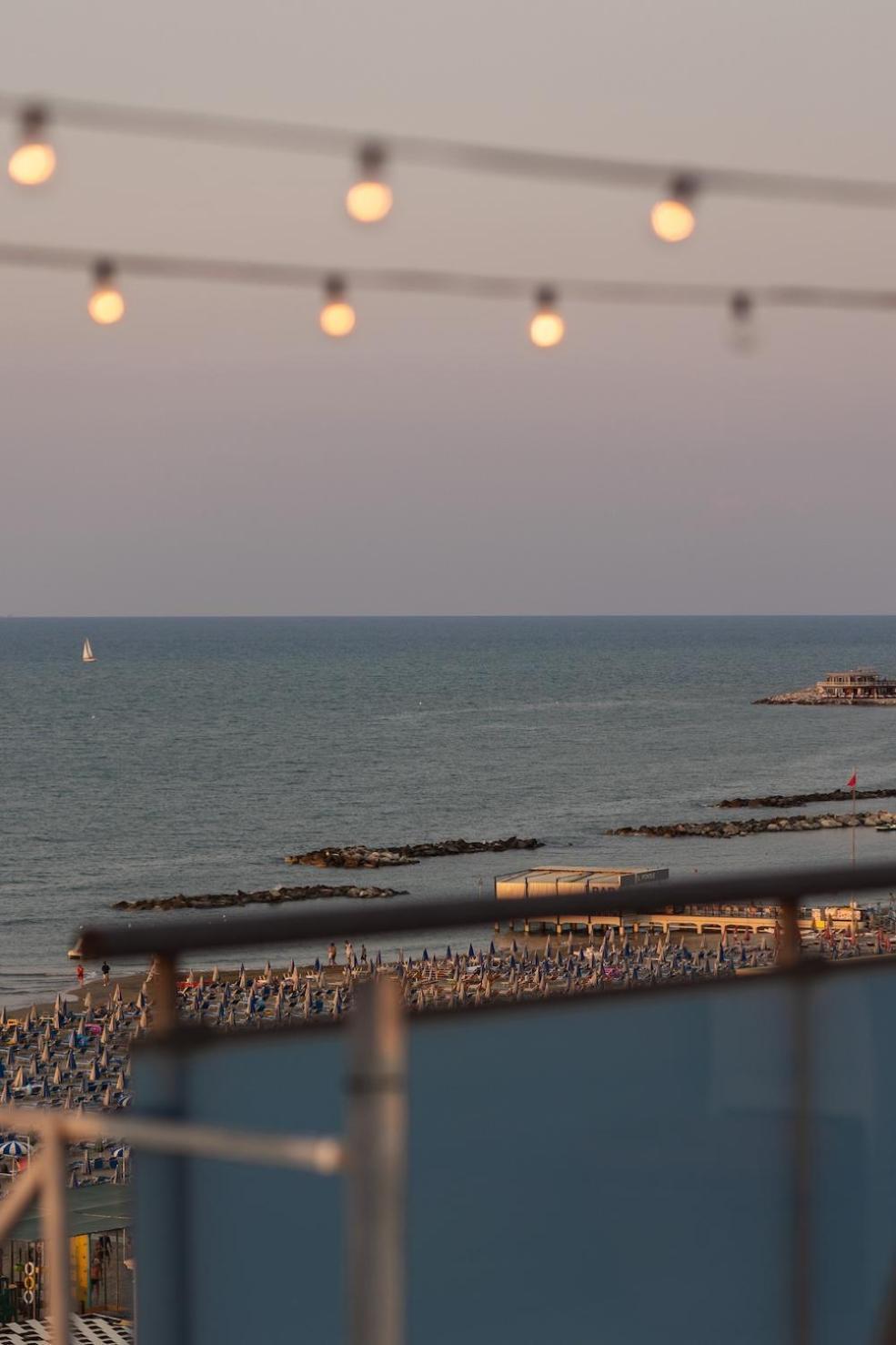 Hotel Golf Cattolica Bagian luar foto
