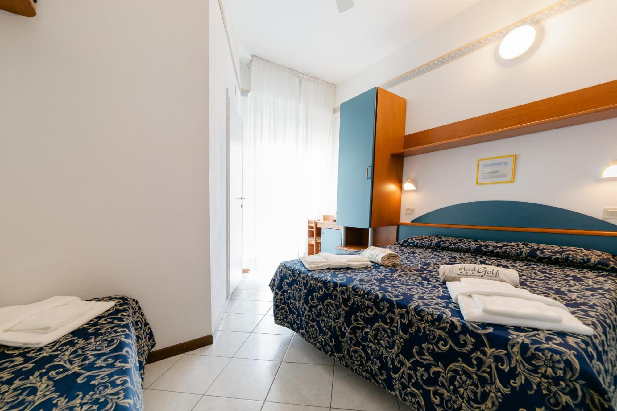 Hotel Golf Cattolica Bagian luar foto