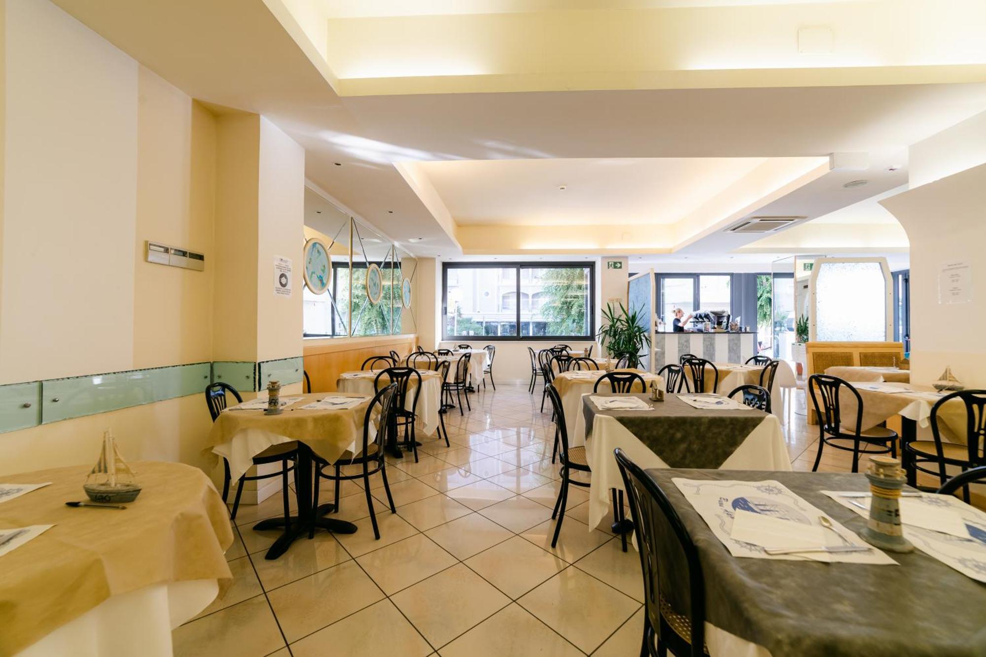 Hotel Golf Cattolica Bagian luar foto
