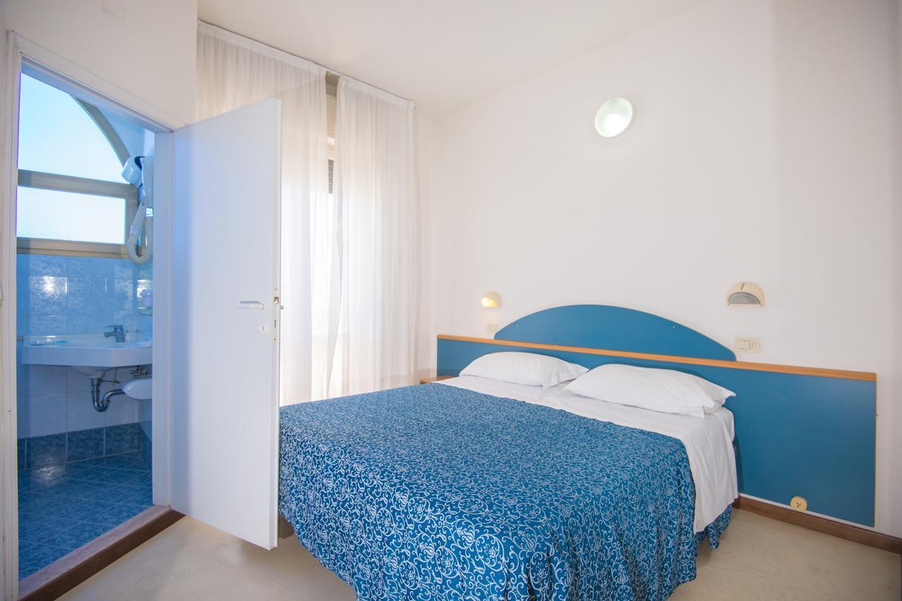 Hotel Golf Cattolica Bagian luar foto