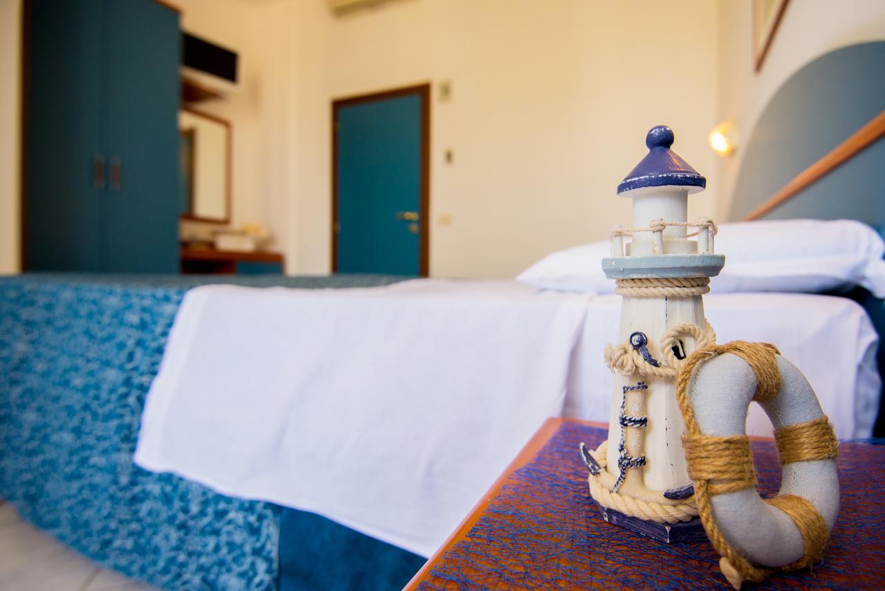 Hotel Golf Cattolica Bagian luar foto